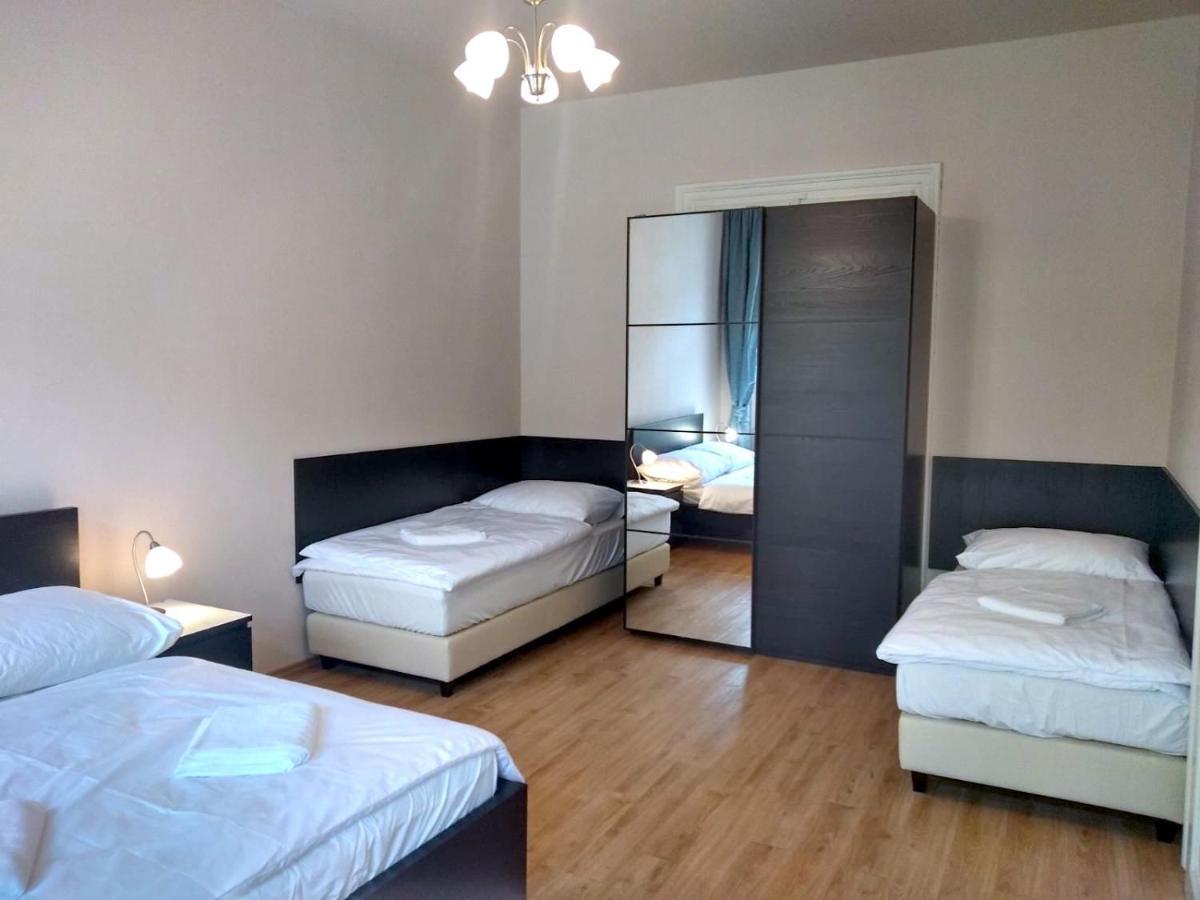 Valentine'S National Museum Apartments Прага Екстериор снимка